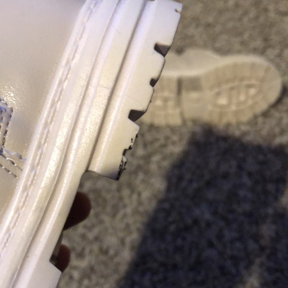 SHEIN Cream Toddler Boots - Picture 6 of 8